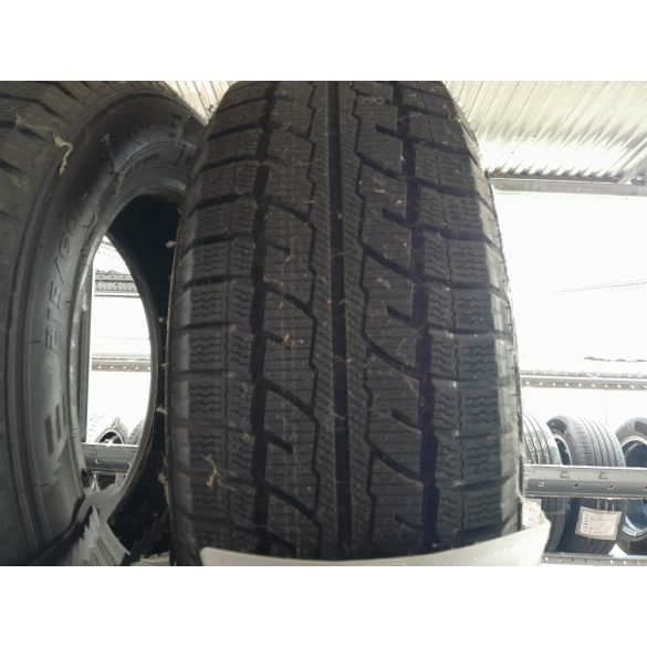 gumiabroncs téli 215/60R16 FSR6 Fortune téli